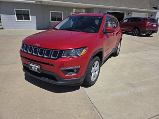 Used 2019 Jeep Compass Latitude w/ Cold Weather Group image 1