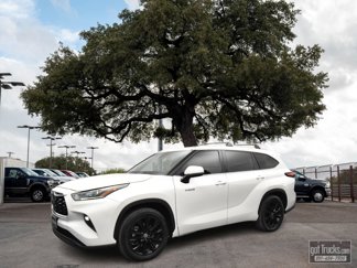 Used 2021 Toyota Highlander Limited image 1