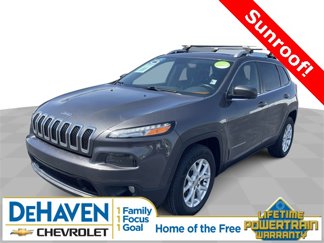 Used 2017 Jeep Cherokee Latitude w/ Comfort/Convenience Group image 1