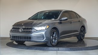 Used 2023 Volkswagen Jetta SE w/ Panoramic Sunroof Package image 1