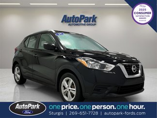 Used 2019 Nissan Kicks S image 1