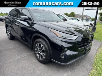 Used 2022 Toyota Highlander XLE image 1