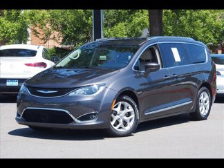 Used 2019 Chrysler Pacifica Touring-L Plus w/ Advanced Safetytec Group image 1