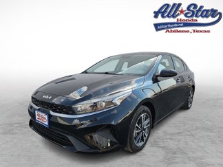 Used 2023 Kia Forte LXS image 1
