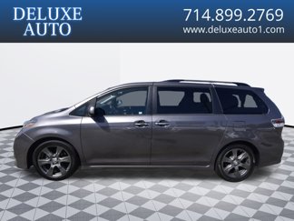 Used 2017 Toyota Sienna SE Premium image 1