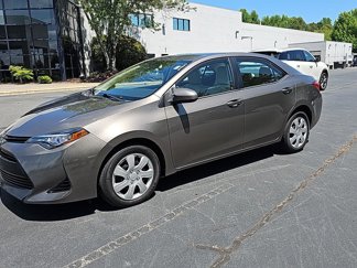 Used 2017 Toyota Corolla LE image 1