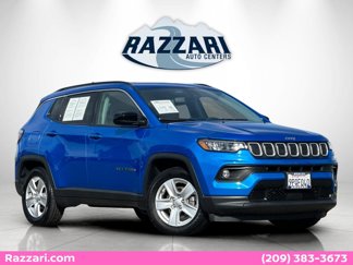 Used 2022 Jeep Compass Latitude image 1