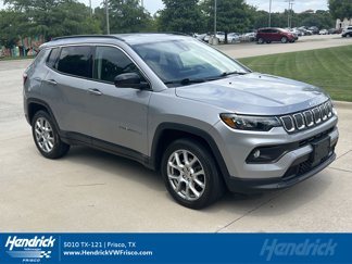 Used 2022 Jeep Compass Latitude image 1