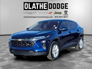 Used 2024 Chevrolet Trax LS w/ LS Convenience Package image 1
