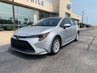 Used 2022 Toyota Corolla LE image 1