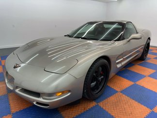 Used 1998 Chevrolet Corvette Coupe image 1