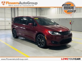 Used 2020 Chrysler Pacifica Touring w/ S Appearance Package image 1