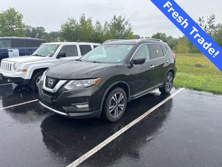 Used 2017 Nissan Rogue SL image 1
