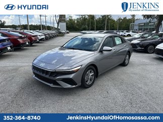 New 2025 Hyundai Elantra SE image 1