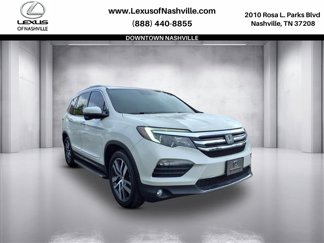 Used 2017 Honda Pilot Touring image 1