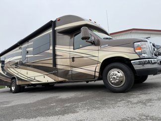 Used 2015 Ford E-450 and Econoline 450 Super Duty w/ Motorhome Prep Package image 1