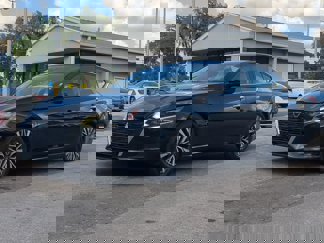 Used 2023 Nissan Altima 2.5 SV image 1