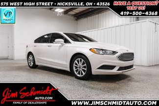 Used 2017 Ford Fusion SE image 1