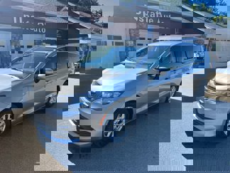 Used 2017 Chrysler Pacifica Touring image 1