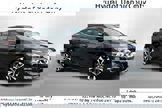 Used 2017 Nissan Maxima SR image 1