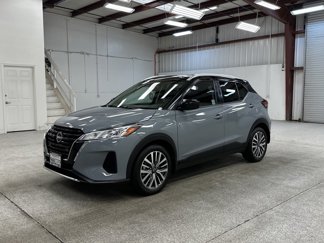 Used 2024 Nissan Kicks SV image 1