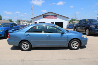 Used 2004 Toyota Camry LE image 1