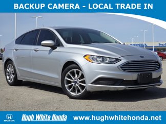 Used 2017 Ford Fusion SE image 1