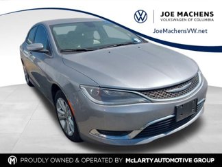 Used 2016 Chrysler 200 Limited image 1