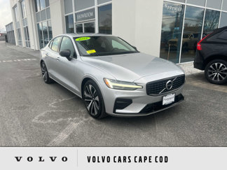 Used 2022 Volvo S60 B5 Momentum w/ Climate Package image 1