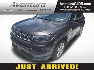 Used 2022 Jeep Compass Latitude image 1