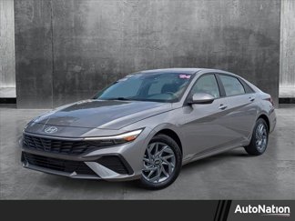 Used 2024 Hyundai Elantra SEL image 1