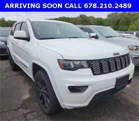 Used 2020 Jeep Grand Cherokee Altitude image 1