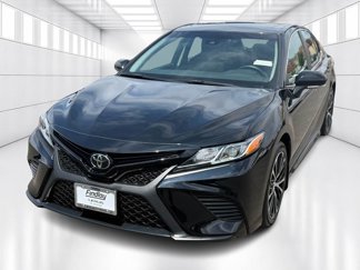 Used 2018 Toyota Camry SE image 1
