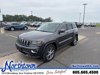 Used 2018 Jeep Grand Cherokee Limited image 1