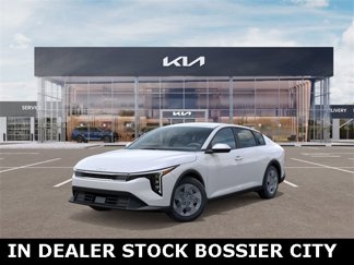 New 2025 Kia K4 LX image 1