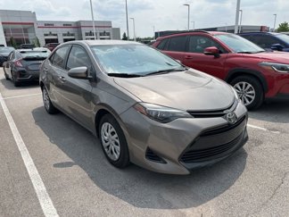 Used 2017 Toyota Corolla LE image 1
