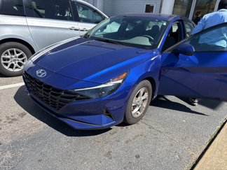 Used 2021 Hyundai Elantra SE image 1