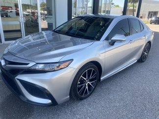Used 2024 Toyota Camry SE image 1