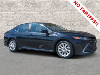 Used 2022 Toyota Camry LE image 1