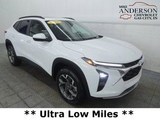 Used 2024 Chevrolet Trax LT w/ Sunroof Package image 1
