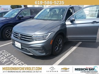 Certified 2023 Volkswagen Tiguan SE image 1