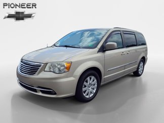Used 2013 Chrysler Town & Country Touring image 1