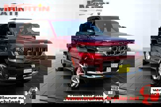 New 2025 Jeep Grand Cherokee L Laredo image 1