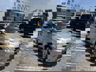 Used 2016 Toyota Camry image 1