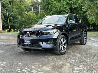 Certified 2024 Volvo XC40 B5 Plus w/ Climate Package image 1