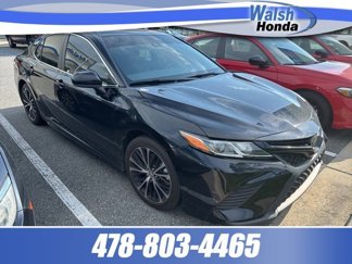 Used 2020 Toyota Camry SE image 1
