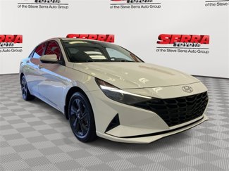 Used 2022 Hyundai Elantra Blue image 1
