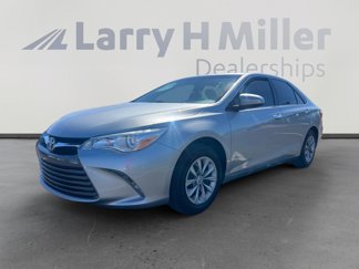 Certified 2016 Toyota Camry LE image 1
