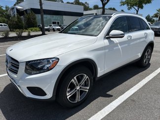 Used 2017 Mercedes-Benz GLC 300 4MATIC image 1
