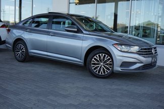 Used 2021 Volkswagen Jetta SE image 1